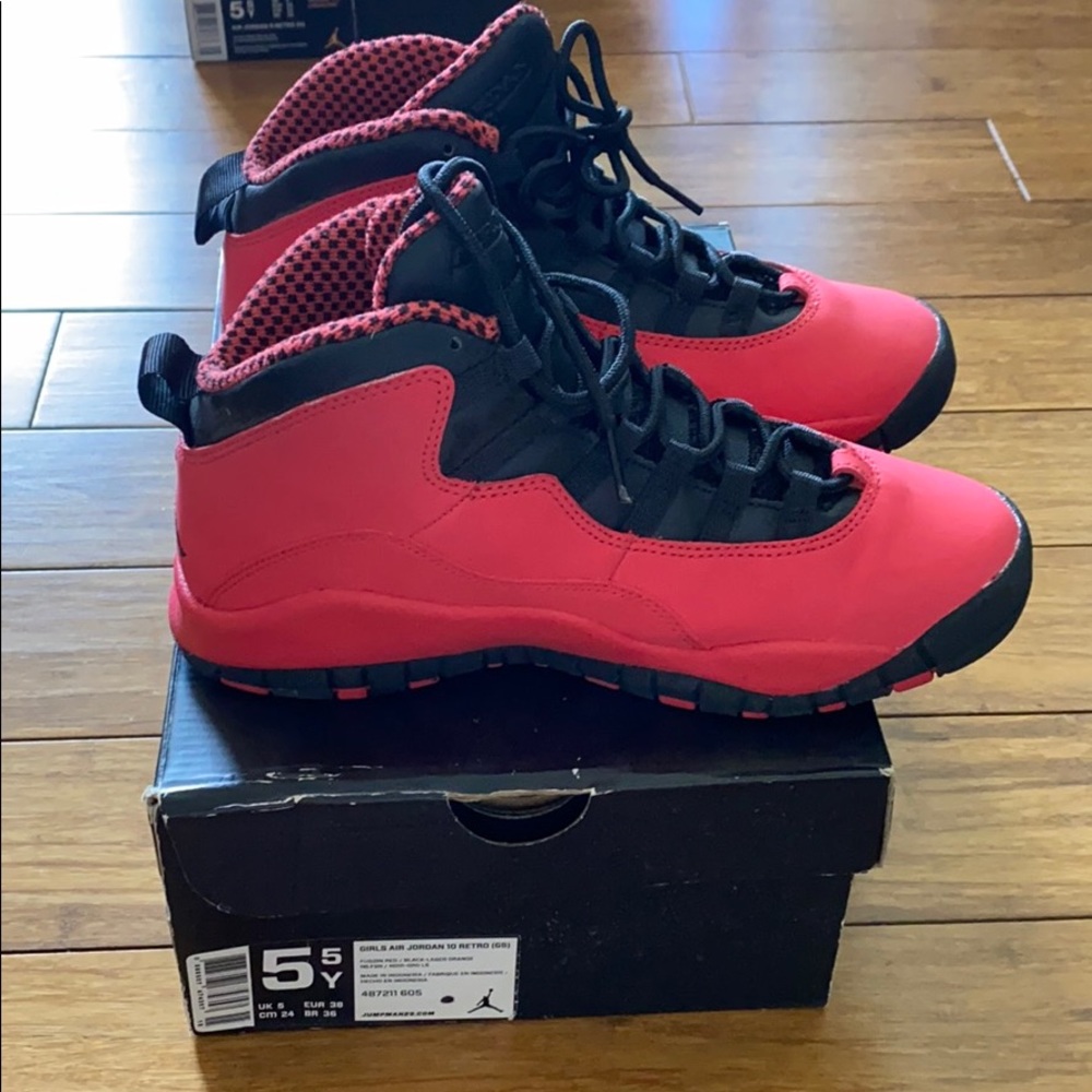 Slightly worn Air Jordan 10 Retro (GS) Fusion Red